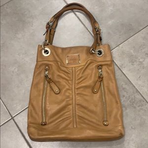 B Makowsky bucket bag
